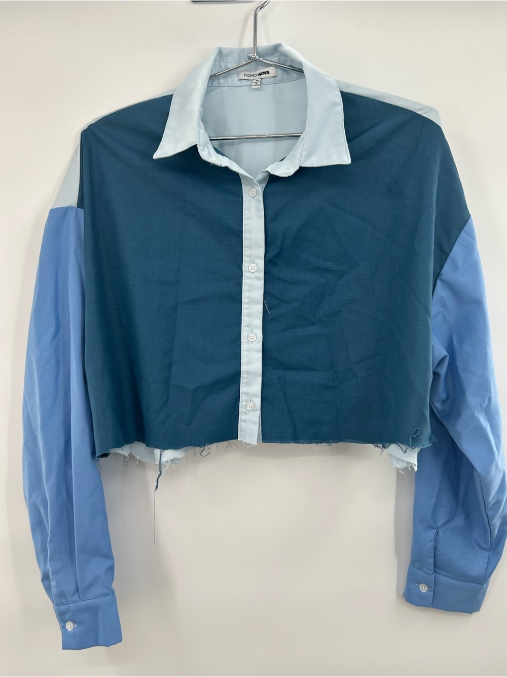 Fashion Nova Monochrome Colorblock Blue Crop Button Down Long Sleeve M